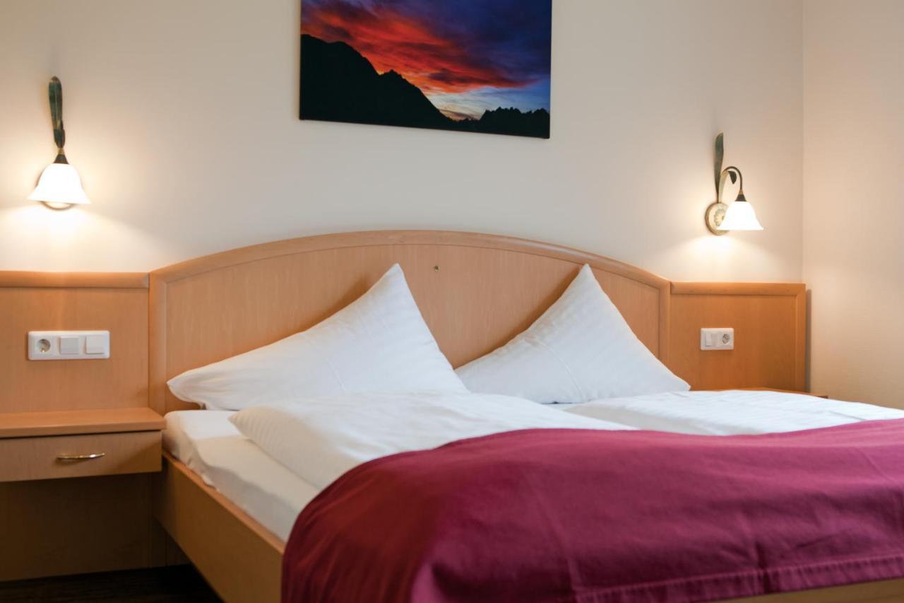 Hotel Truyenhof Ried im Oberinntal Buitenkant foto