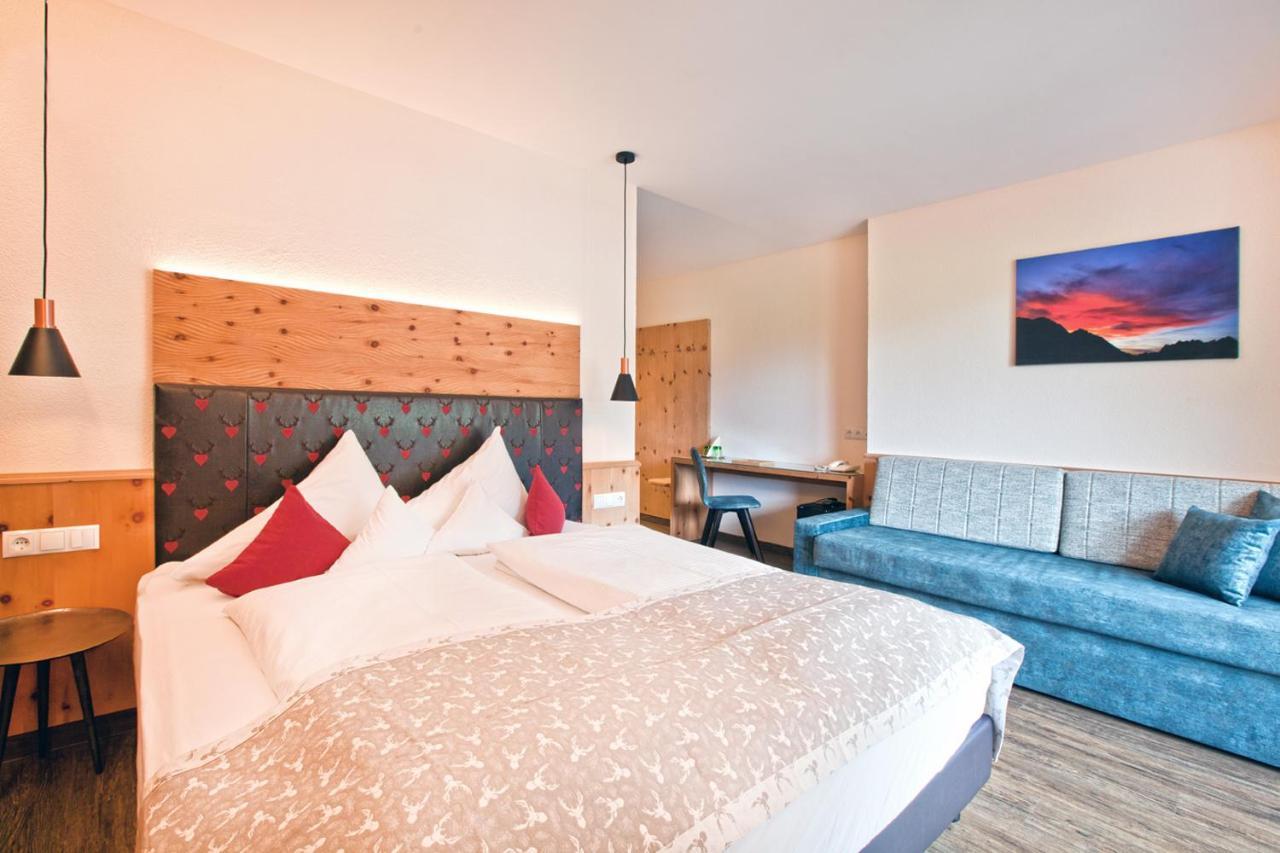 Hotel Truyenhof Ried im Oberinntal Buitenkant foto